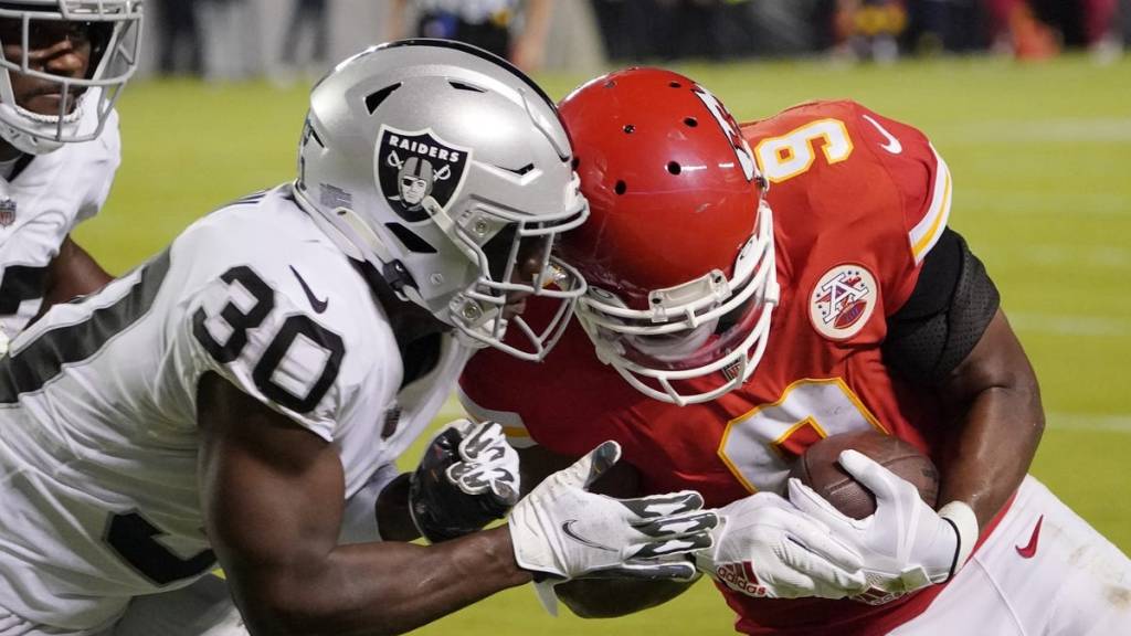 JuJu Smith-Schuster player props odds, tips and betting trends for Week 6 | Chiefs vs. Bills