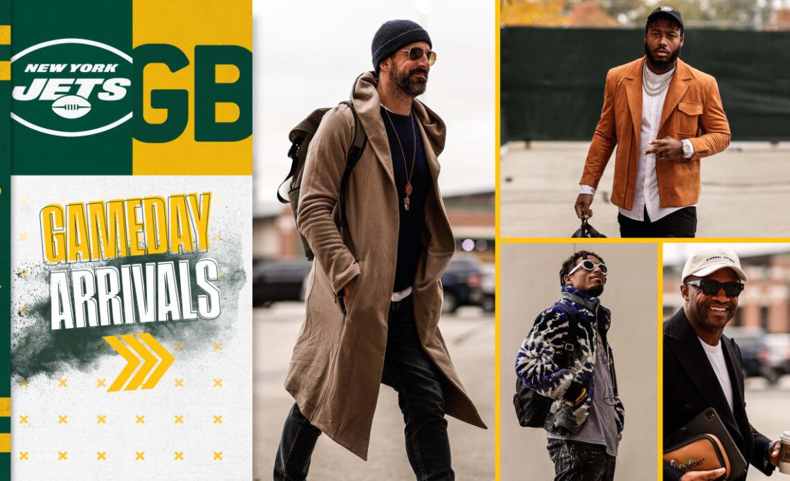 Arrival Photos: Packers walk into Lambeau Field for Jets game