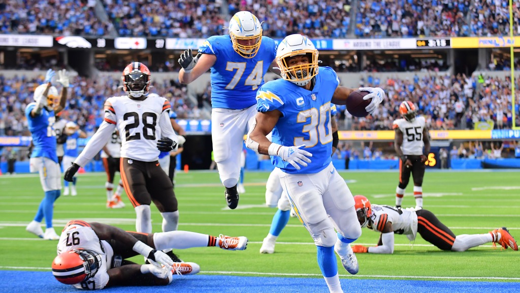 Chargers beat Browns in high-scoring affair in 2021