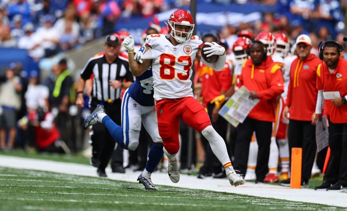 Chiefs' Trick Play Goes for 26-Yard Gain to Noah Gray