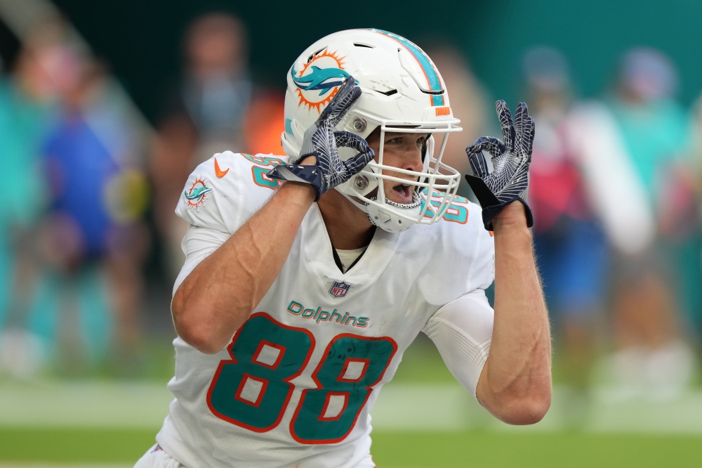 Dolphins FB Alec Ingold joins Brennan Scarlett’s podcast