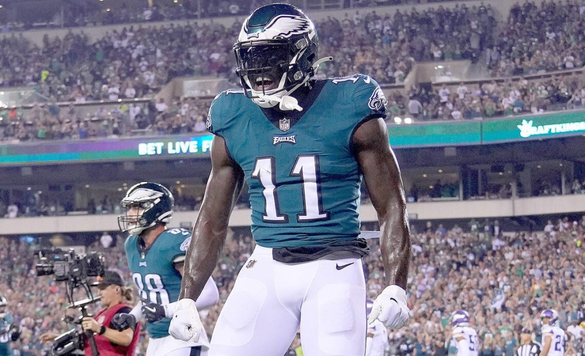 Eagles in awe of Philly vibe for regular season game in playoff atmosphere, potential preview of what's coming