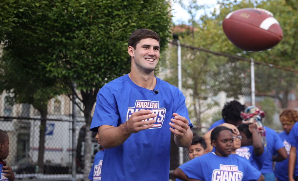 Giants host Harlem Play 60