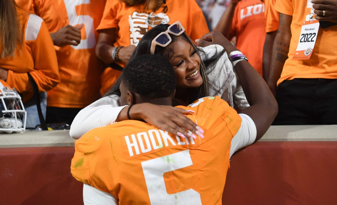 Hendon Hooker among six named to the Maxwell Award weekly honor roll
