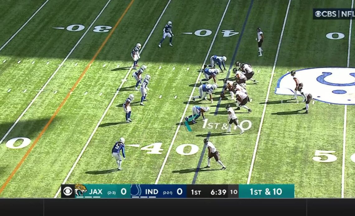 Highlight | Etienne breaks loose again for 22-yard gain
