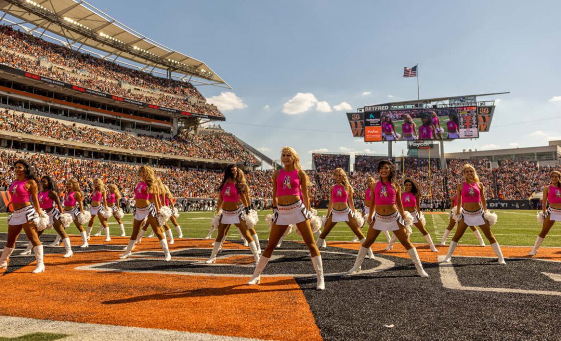 Photos: Ben-Gals Cheerleaders at Week 7