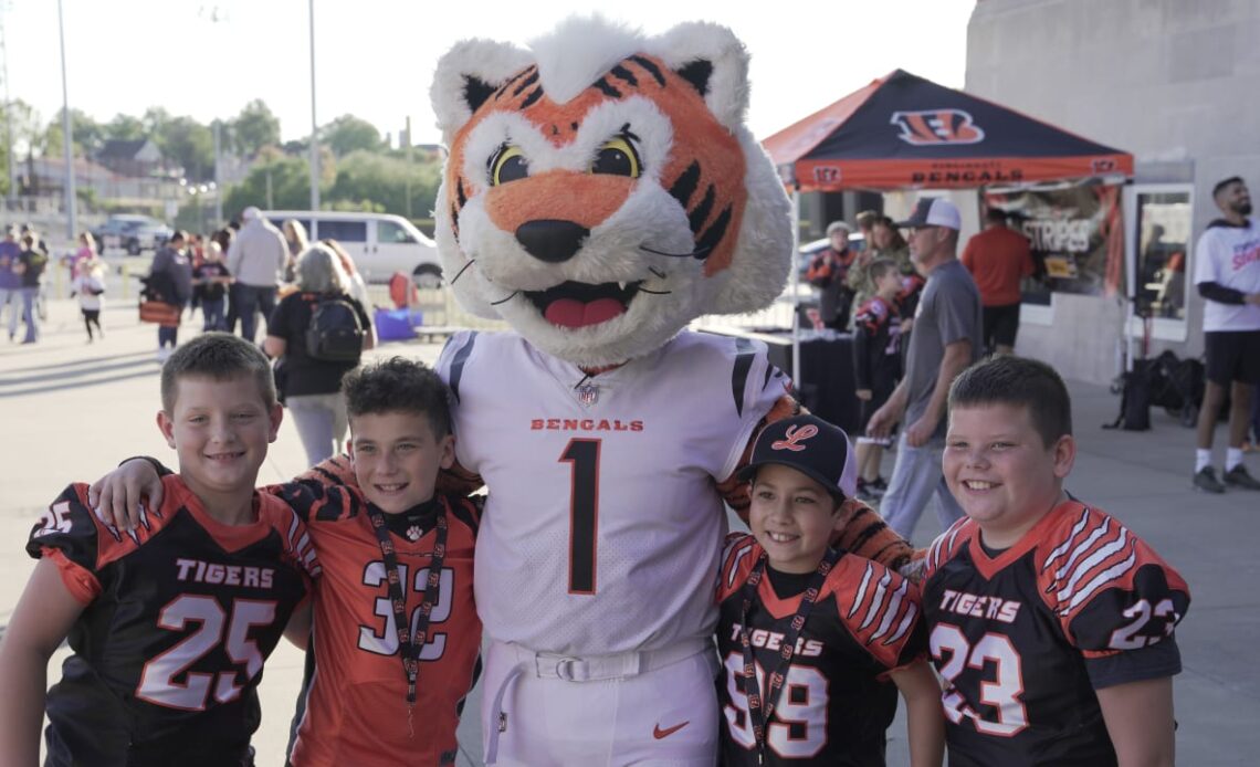 Photos: Friday Night Stripes at Lawrenceburg