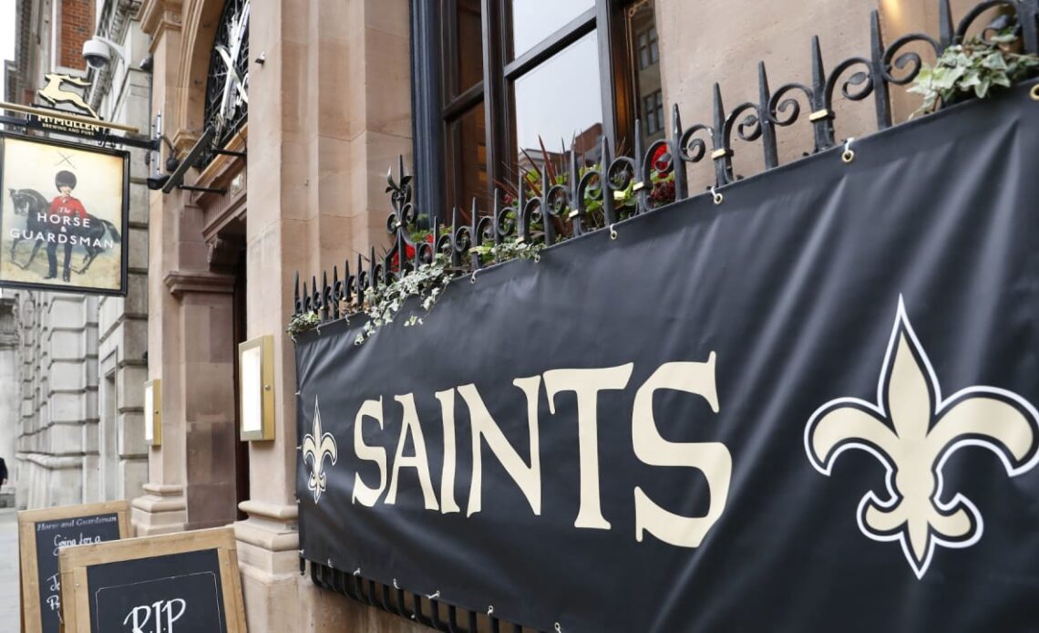 Photos: Saints host pub event for fans in London