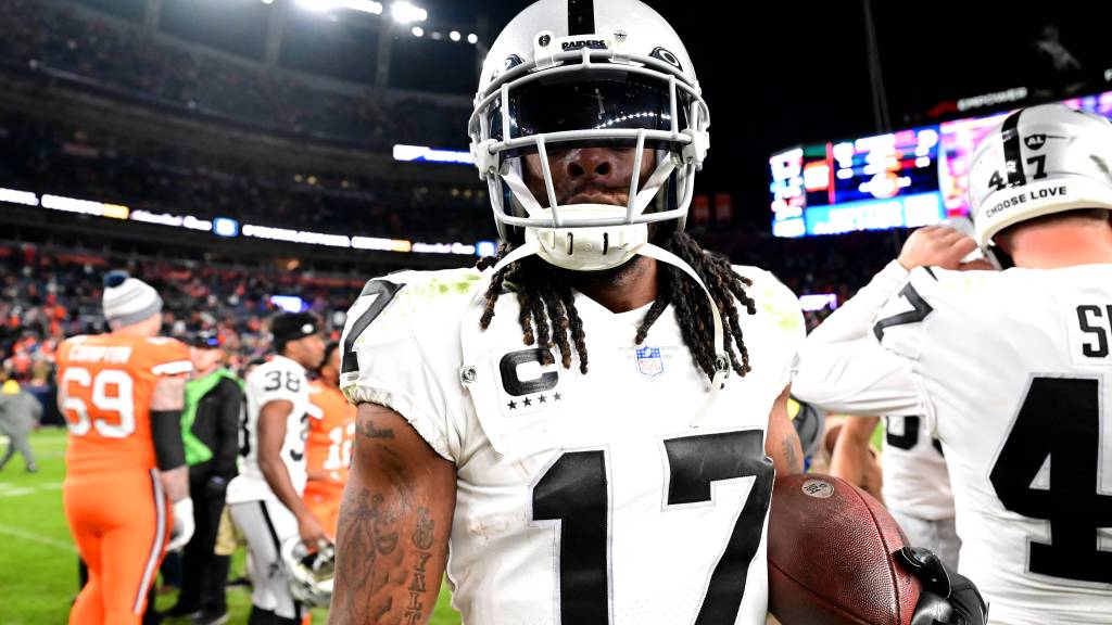 Best images of Raiders win over Broncos