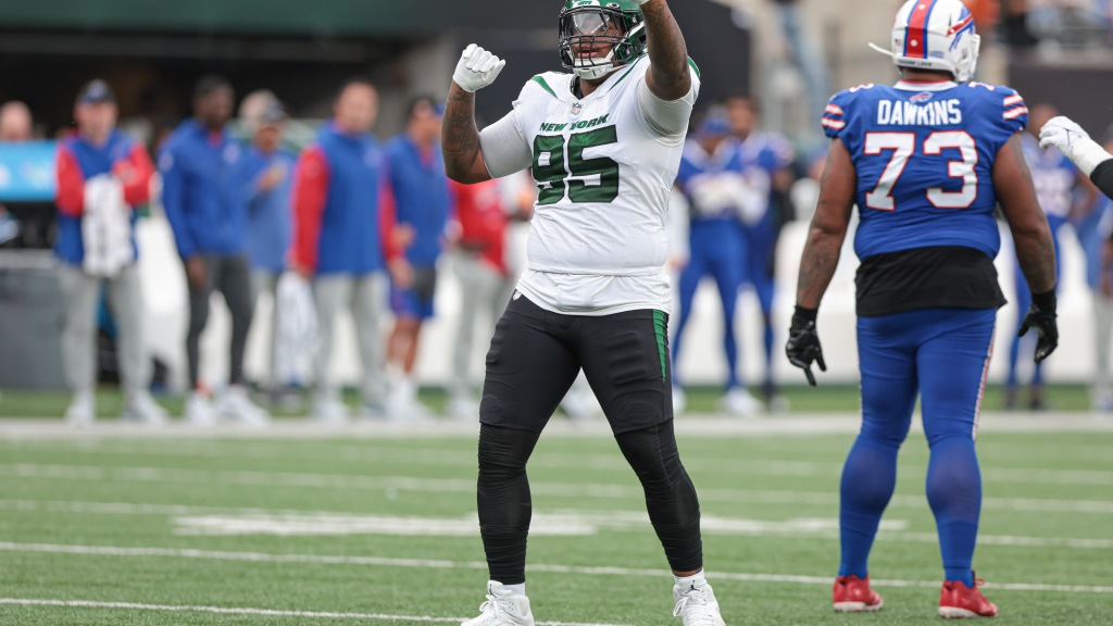Chris Long discusses how Quinnen Williams has become a beast