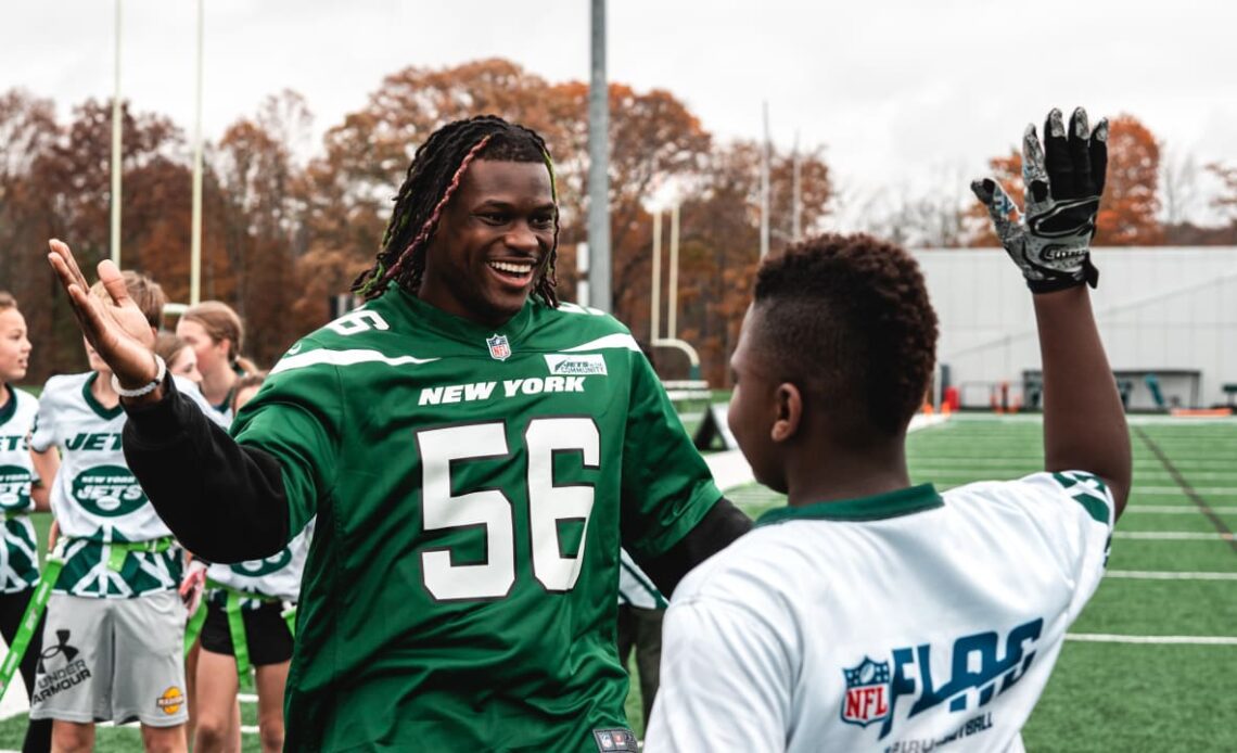 Jets Players Get On the Field with Local Sixth Graders at Play 60 Flag Football Event