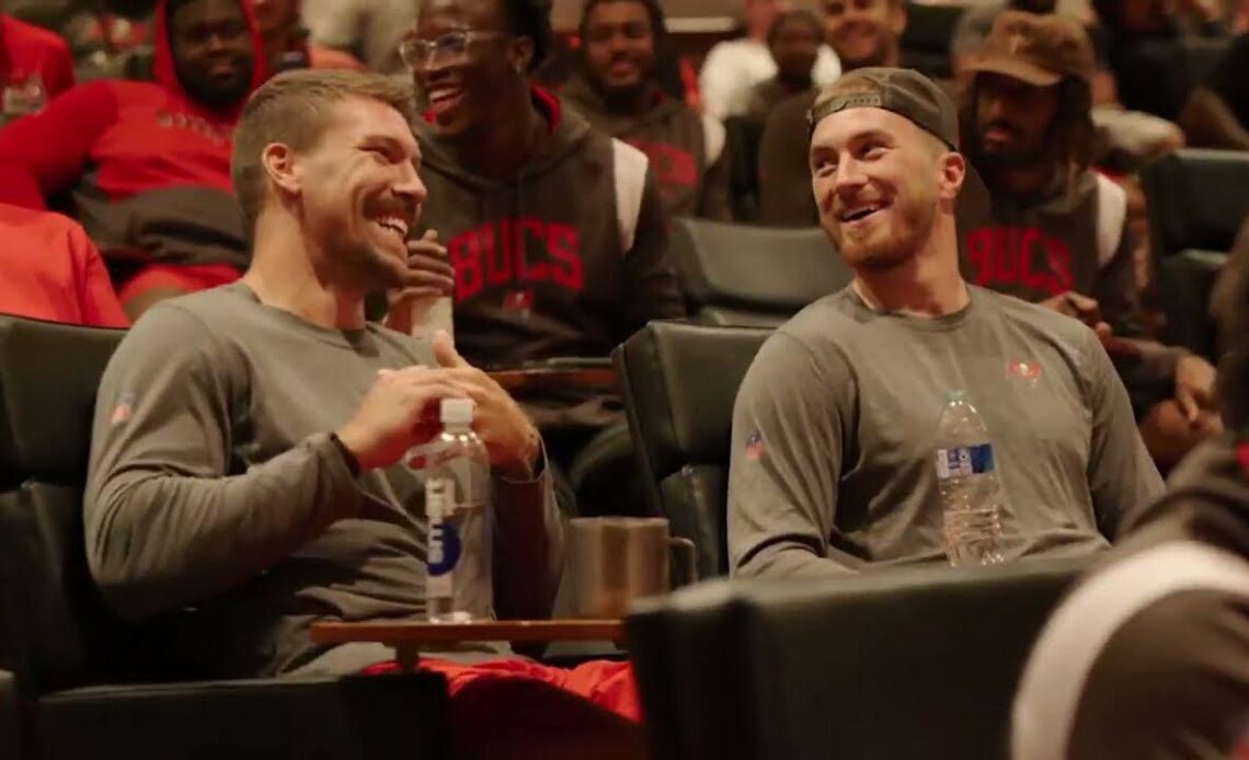 Mentalist Oz Pearlman dazzles the Tampa Bay Buccaneers | NFL on ESPN