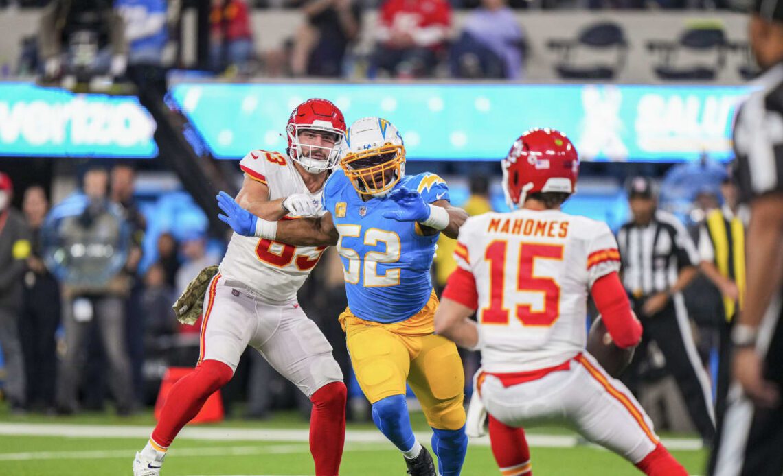 Photos: Chiefs vs. Chargers In-Game