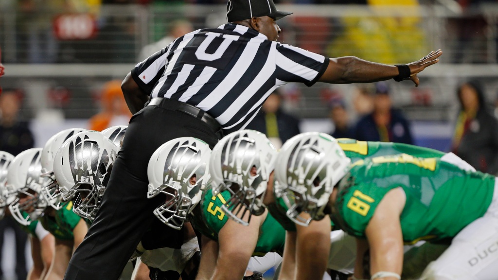 Reaction keeps pouring in after another Pac-12 refs disaster