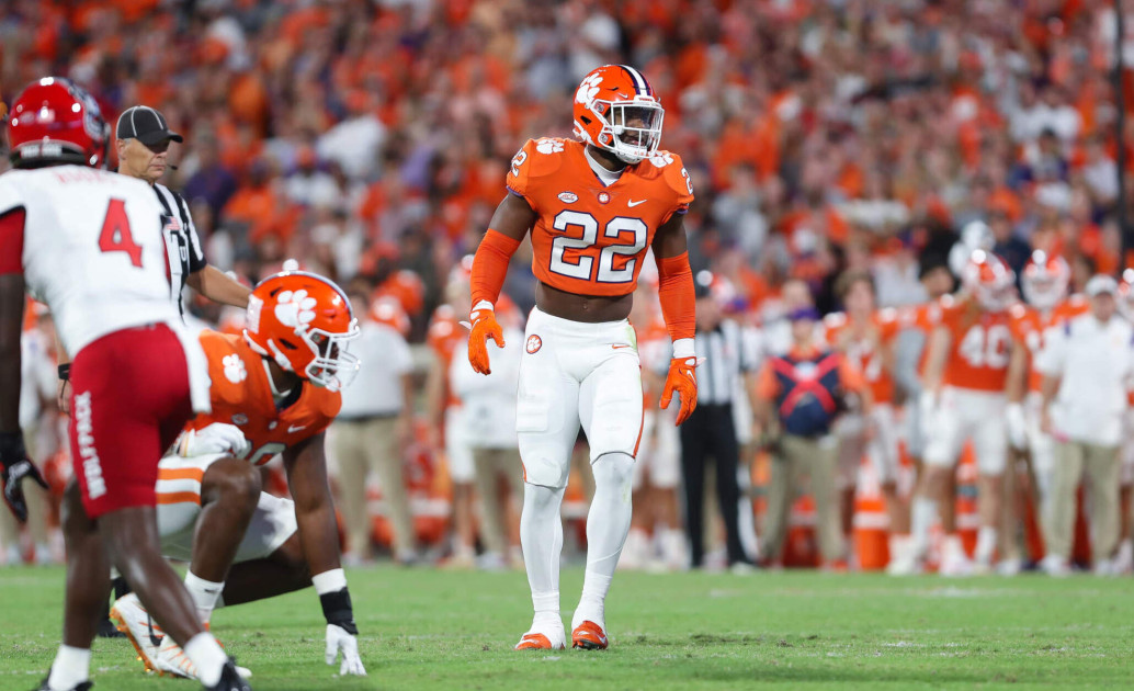 Simpson Named as Butkus Award Semifinalist – Clemson Tigers Official Athletics Site