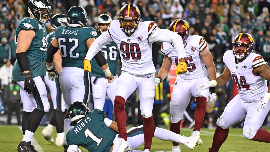 The top images from the Commanders Week 10 win over the Eagles