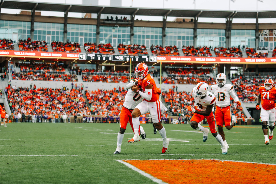 Tiger Defense Fuels 40-10 Victory Against Miami on Senior Day – Clemson Tigers Official Athletics Site