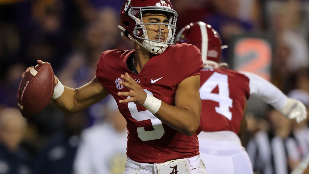 Twitter explodes as Bryce Young gives Tide lead