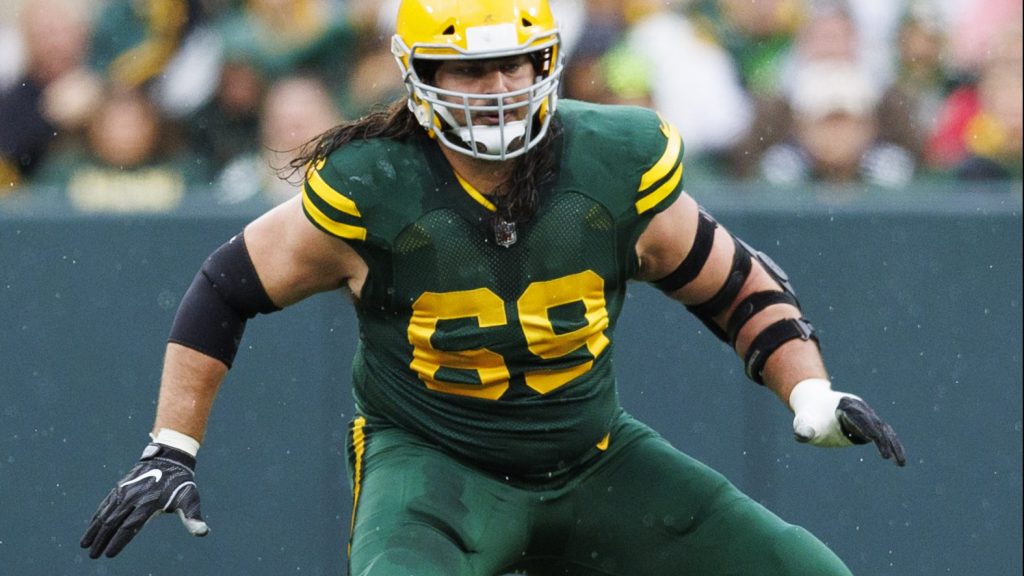 When available, Packers LT David Bakhtiari looks elite again