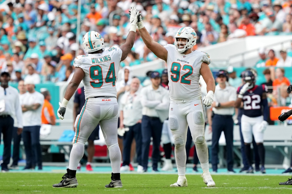 Dolphins list 13 players on first injury report ahead of Chargers game