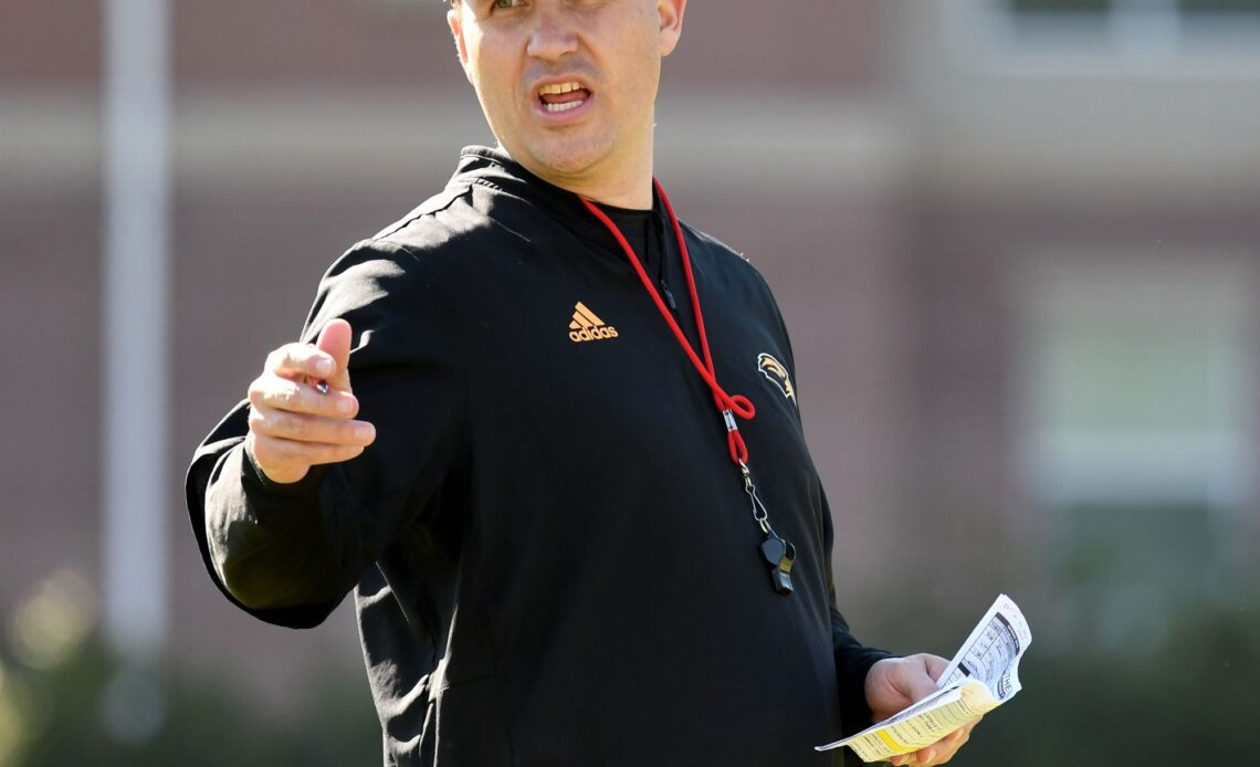 Georgia Tech hires Georgia offensive analyst Buster Faulkner