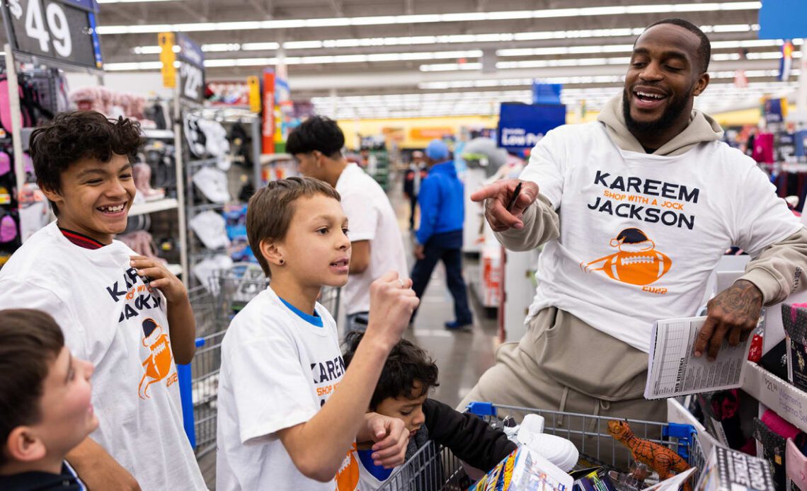 Kareem Jackson hosts 2022 Shop with a Jock event for children from Boys & Girls Clubs of Metro Denver