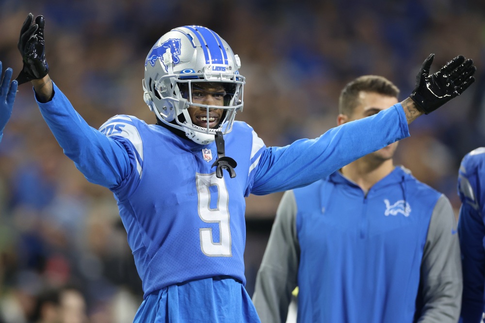 Netane Muti joins team from Denver Broncos
