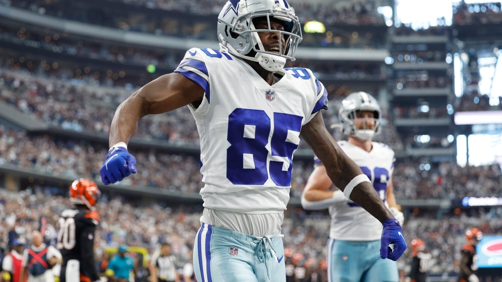 Noah Brown’s second TD gives Cowboys late lead