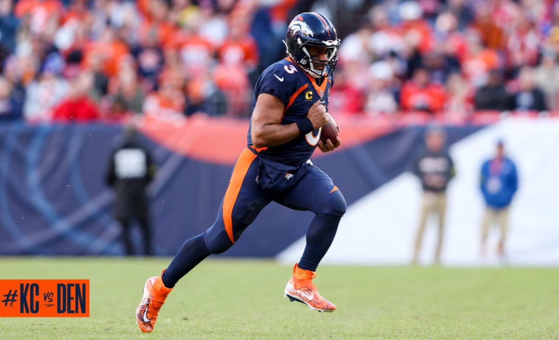 Russell Wilson dashes to open grass on 19-yard scramble | Broncos vs. Chiefs