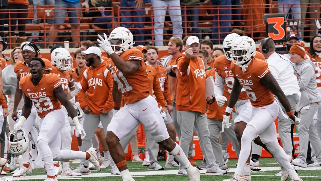 Texas LB Jaylan Ford named Dave Campbell’s defensive player of year