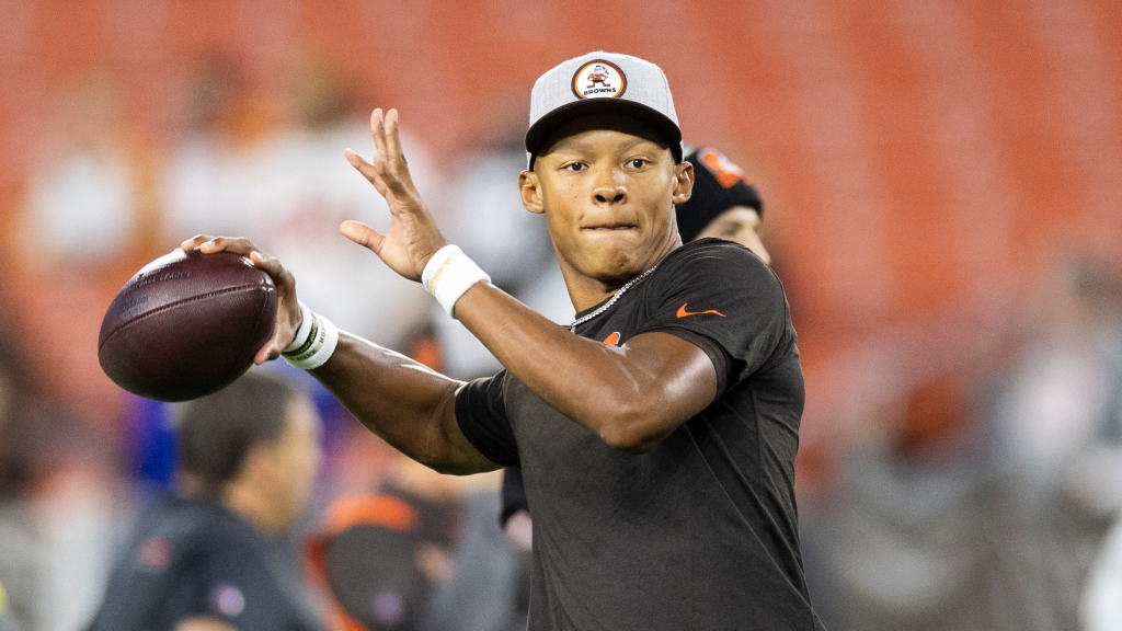 Titans expected to start QB Josh Dobbs vs. Cowboys tonight