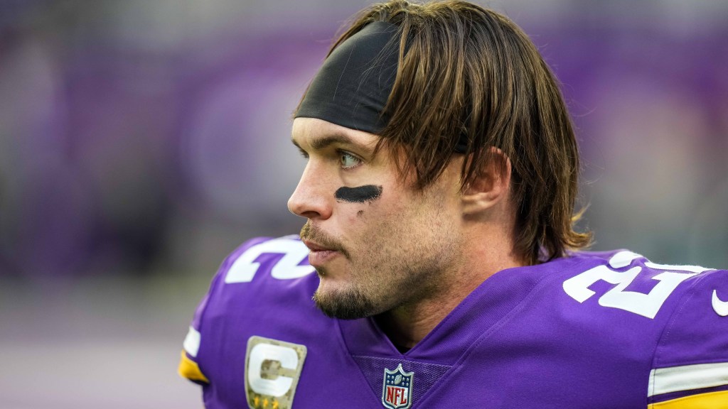 Vikings’ Christian Darrisaw, Harrison Smith won’t start vs. Lions