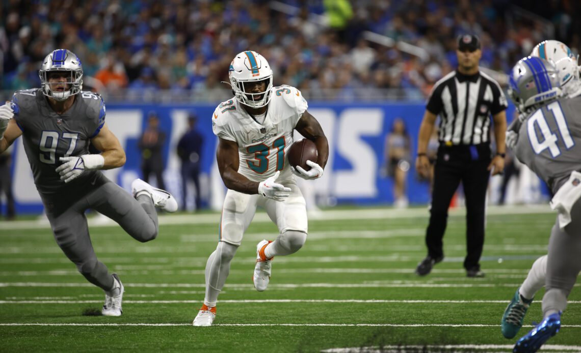 2022 Miami Dolphins positional grades: Running backs