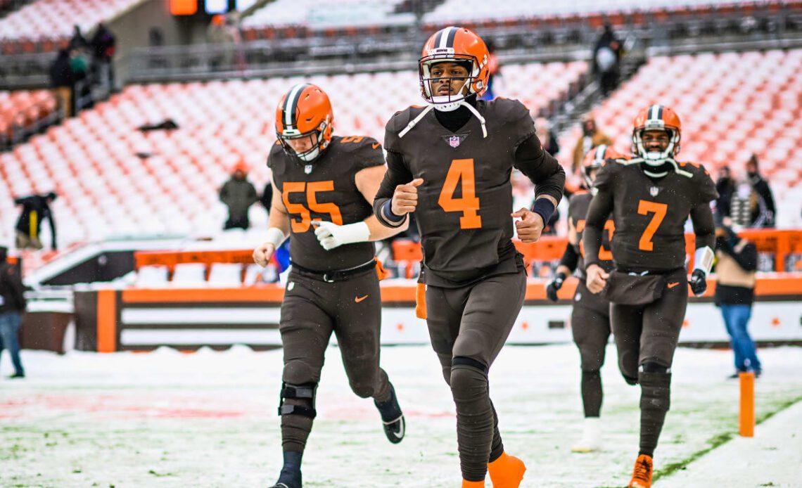 Browns kick off coldest regular season home game in franchise history