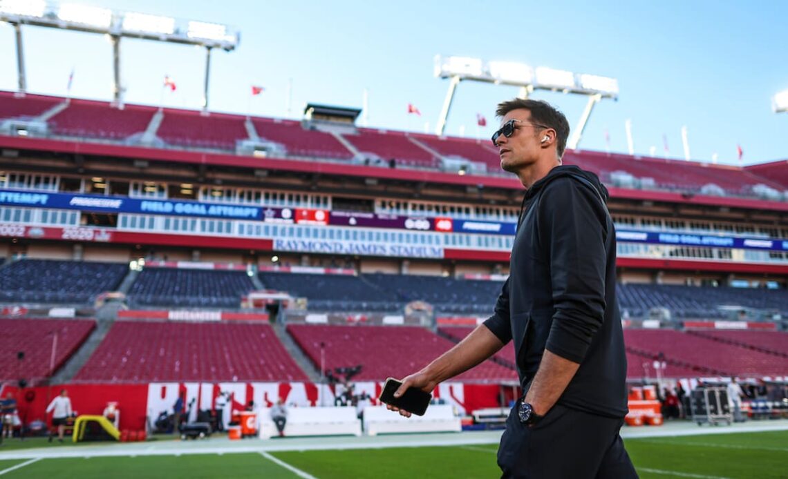 Bucs Arriving for Wild Card Game vs. the Dallas Cowboys