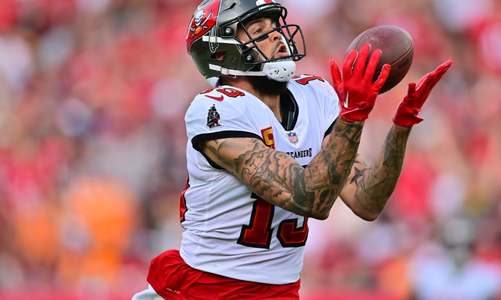 Bucs WR Mike Evans Breaks 1,000-yard Mark On 63-yard TD From Tom Brady ...