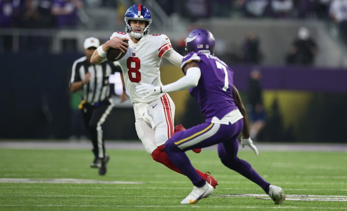 Daniel Jones stiff-arms Patrick Peterson on 15-yard run | Giants vs. Vikings Wild Card Highlights 