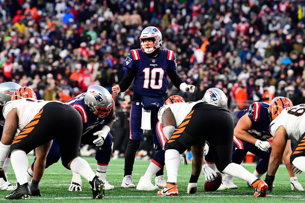 Jerod Mayo emerging as defensive coordinator candidate for Browns