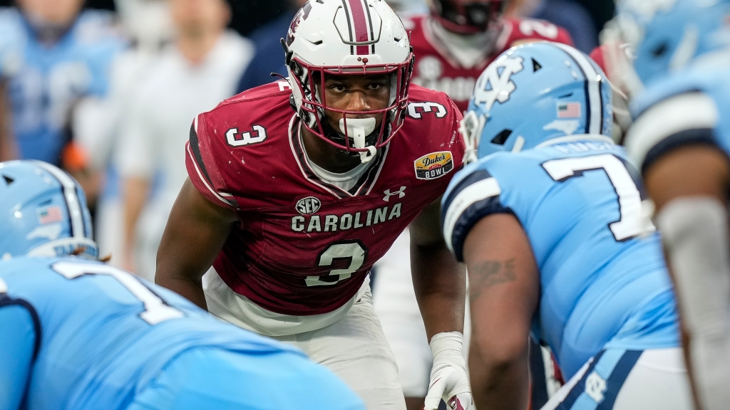 South Carolina DL Jordan Burch transfers to Ducks