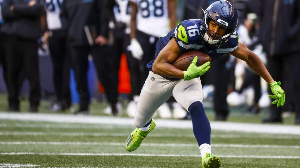 Tyler Lockett player props odds, tips and betting trends for the Wild Card Playoff Round