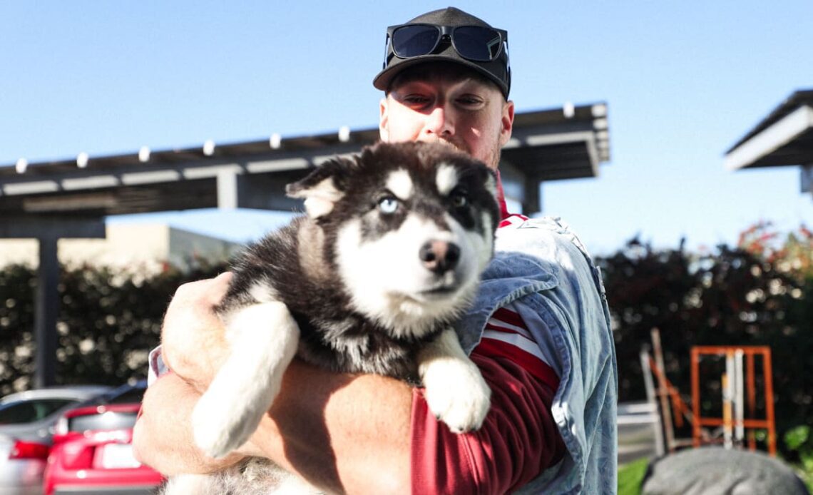 49ers Players Volunteer at Humane Society Silicon Valley 🐶