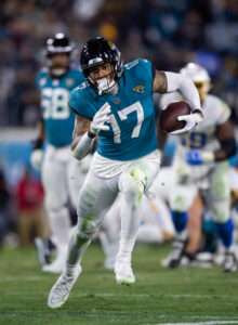 Jaguars Want To Re-Sign TE Evan Engram