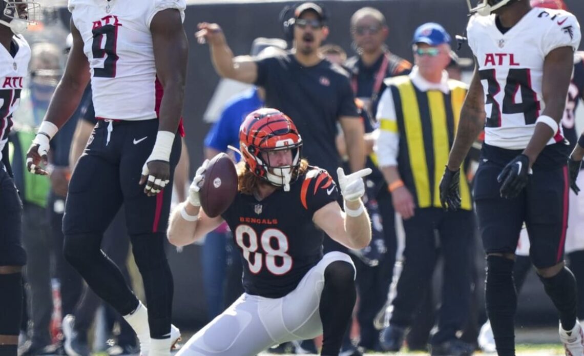 Quick Hits: Bengals Fan Favorite Hurst Gets Magic Moment; Joe Mixon: "When The Lights Get Bigger, We Shine Brighter"; Brothers Hill Meet Again