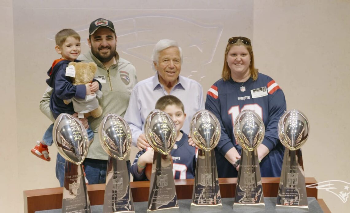 Robert Kraft surprises Jacob Smith and his family during visit to Gillette Stadium