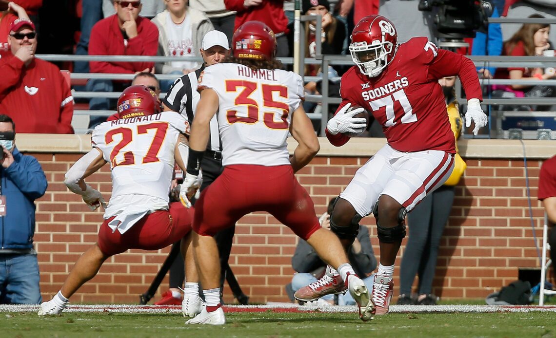 ESPN sees Tampa Bay take tackle in first round