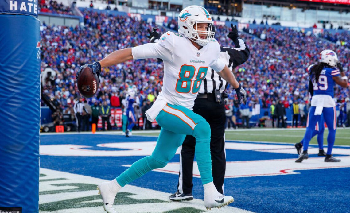 How Will the Patriots Utilize New TE Mike Gesicki on Offense Next Season?