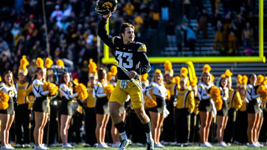 Riley Moss tabbed as top NFL draft riser during Combine