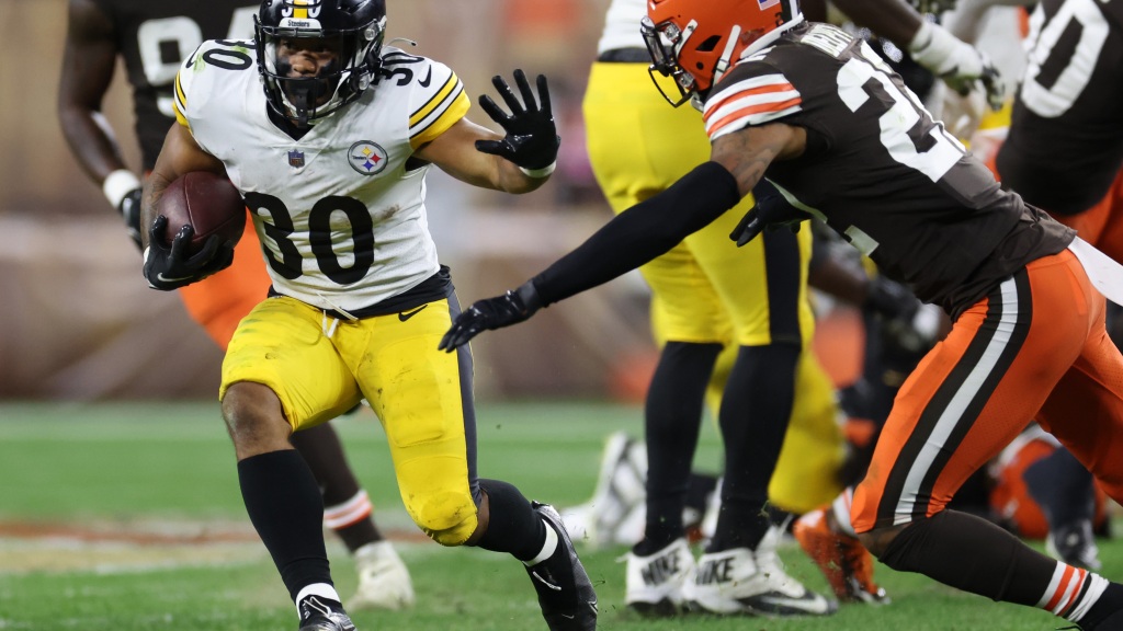 Steelers Jaylen Warren 1 of the most underrate RBs in the NFL