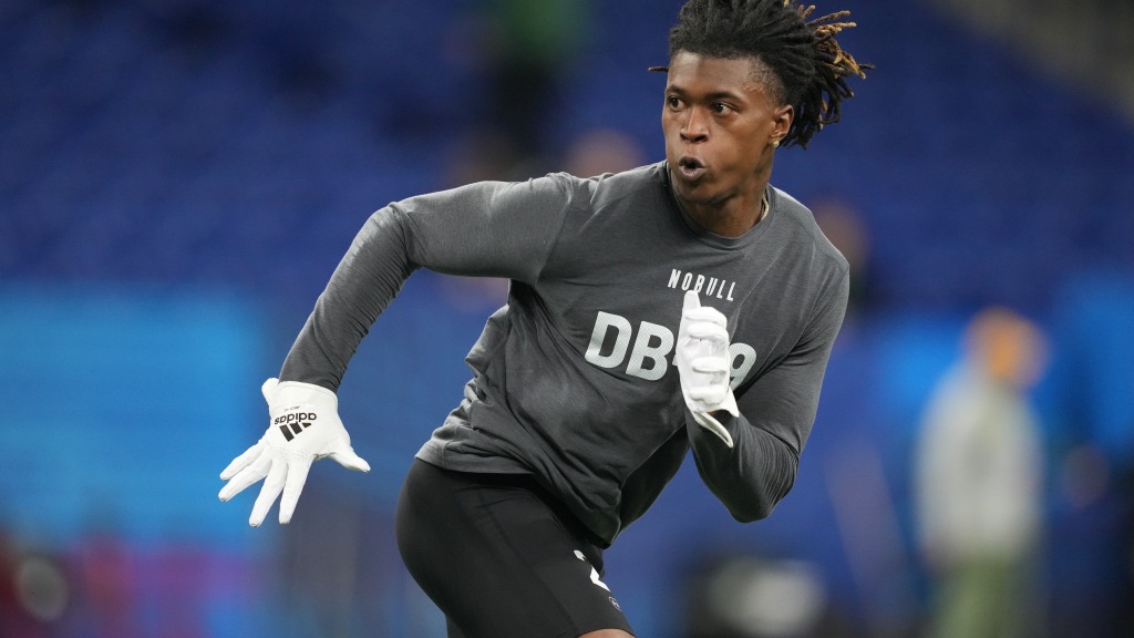Bengals go different direction early in new three-round mock draft