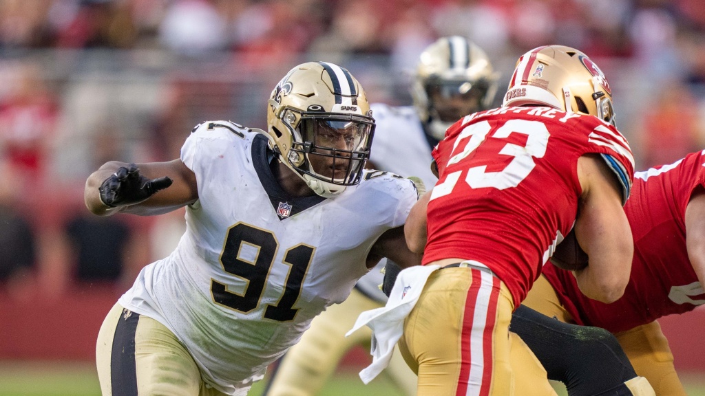 Eagles agree to deal with Kentavius Street